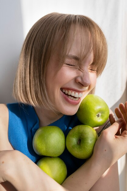 Причины возникновения аллергии на яблоки у ребенка
